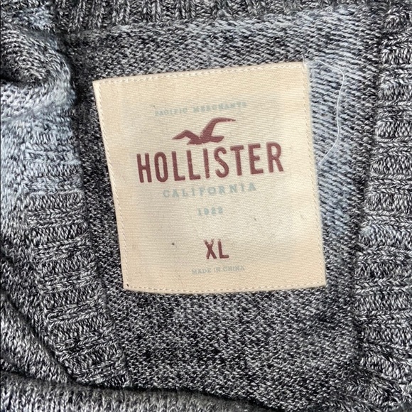 A long sleeve sweater - Picture 5 of 5